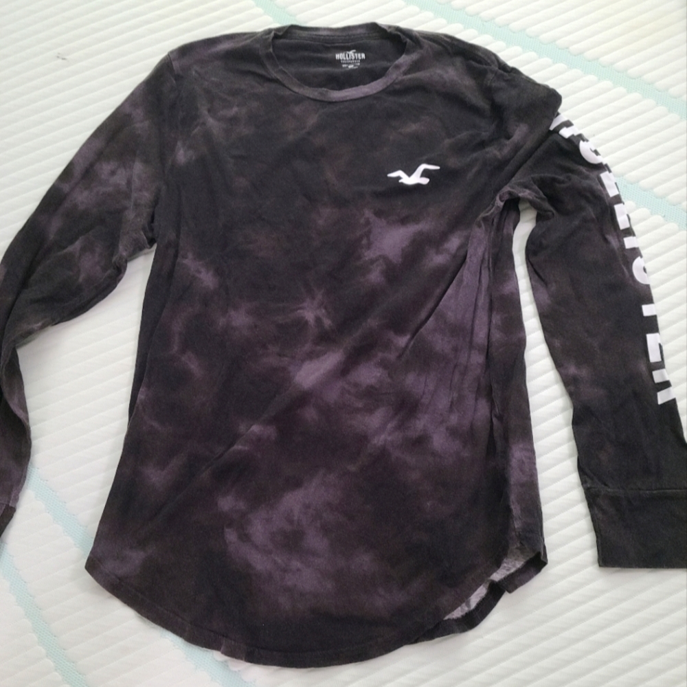 Hollister long sleeve tee